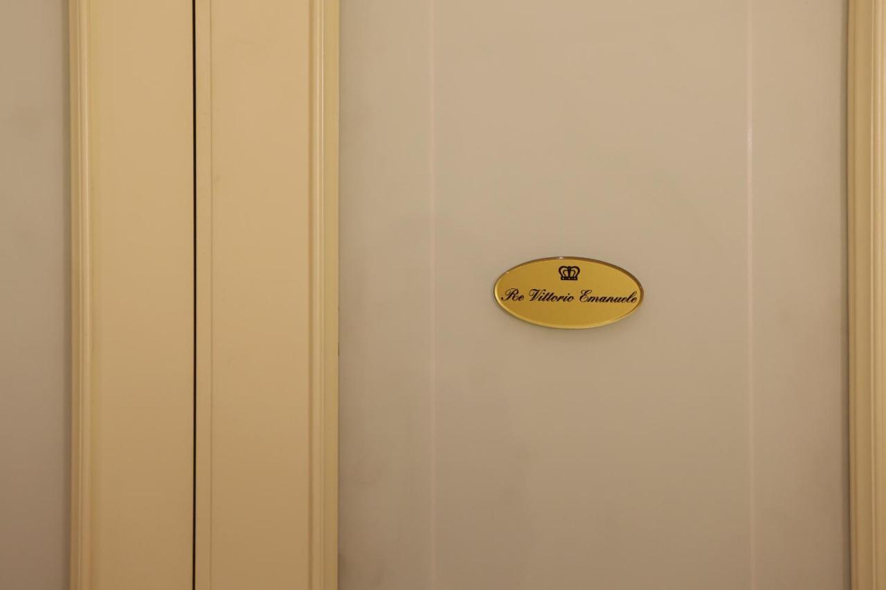 Piazza Dante Suites By Wonderful Italy ナポリ エクステリア 写真